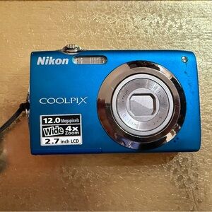 Nikon COOLPIX S3000 12.MP 4x Optical Zoom Digital Camera, Blue
